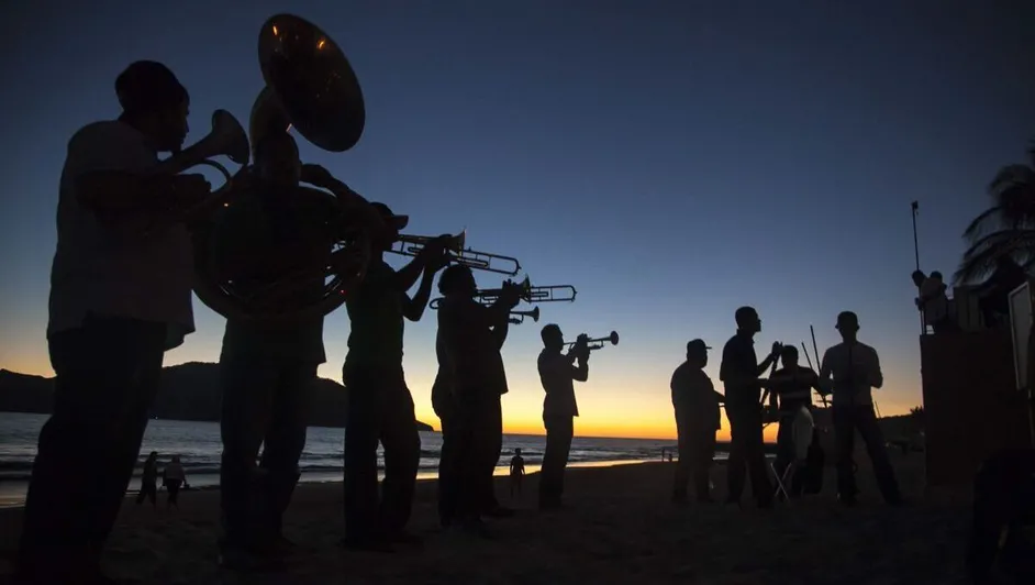 ¿Sin fiesta en la playa? Mazatlán impone restricciones a bandas musicales en zona turística